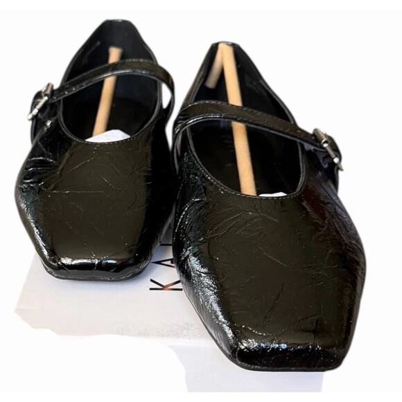 Katy Perry Evie Mary Jane Flats Black Patent Embossed Leaf Buckle Shoes 8 NIB - Picture 2 of 12